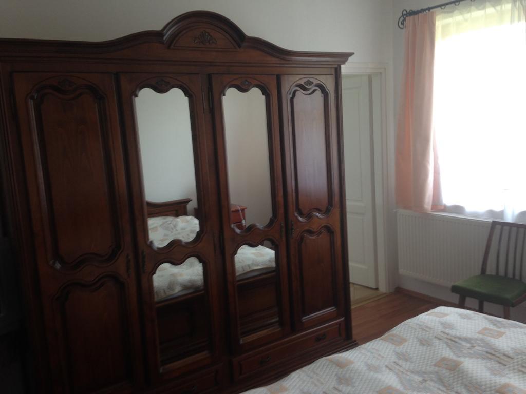 Koelcsey Kuria Vendeghaz Hotel Szatmarcseke ภายนอก รูปภาพ